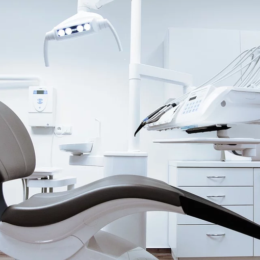 Coronavirus, come funziona per chi deve andare dal dentista? Valgono solo le urgenze