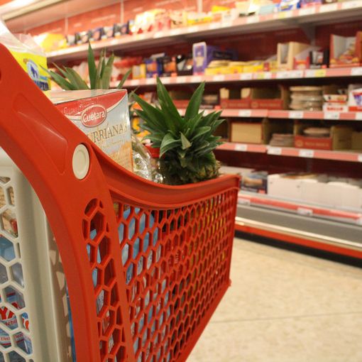 carrello del supermercato - foto d'archivio