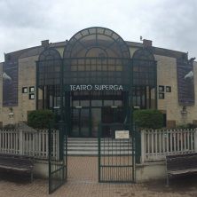 &quot;Primi a ripartire, ultimi ad arrenderci&quot;: il teatro Superga di Nichelino manda in scena gli spettacoli in streaming (VIDEO)