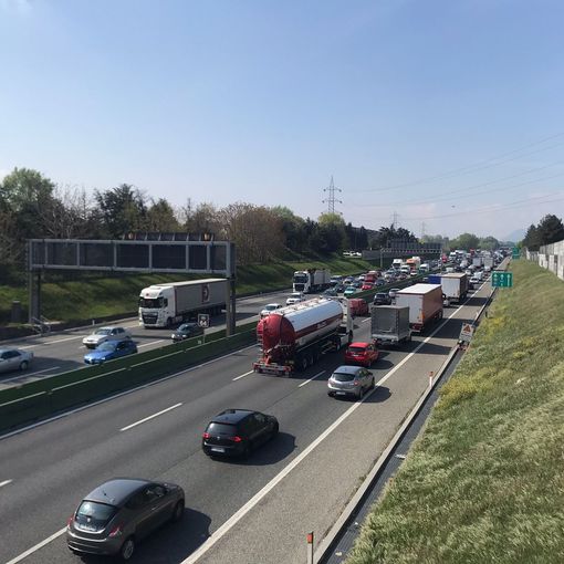 Traffico in tilt in tangenziale