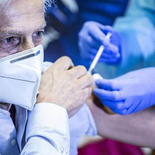 Vaccini anti Covid, Cirio: &quot;Già in moto la seconda fase per gli Over 65&quot;. E si pensa al Valentino per le somministrazioni di massa