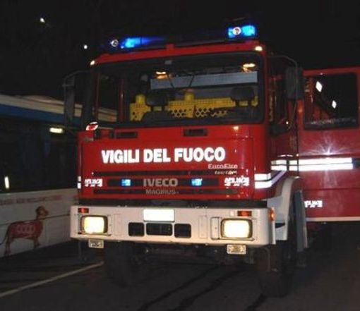 Tragedia a Beinasco: incendio in un appartamento, muore intossicata una donna di 46 anni