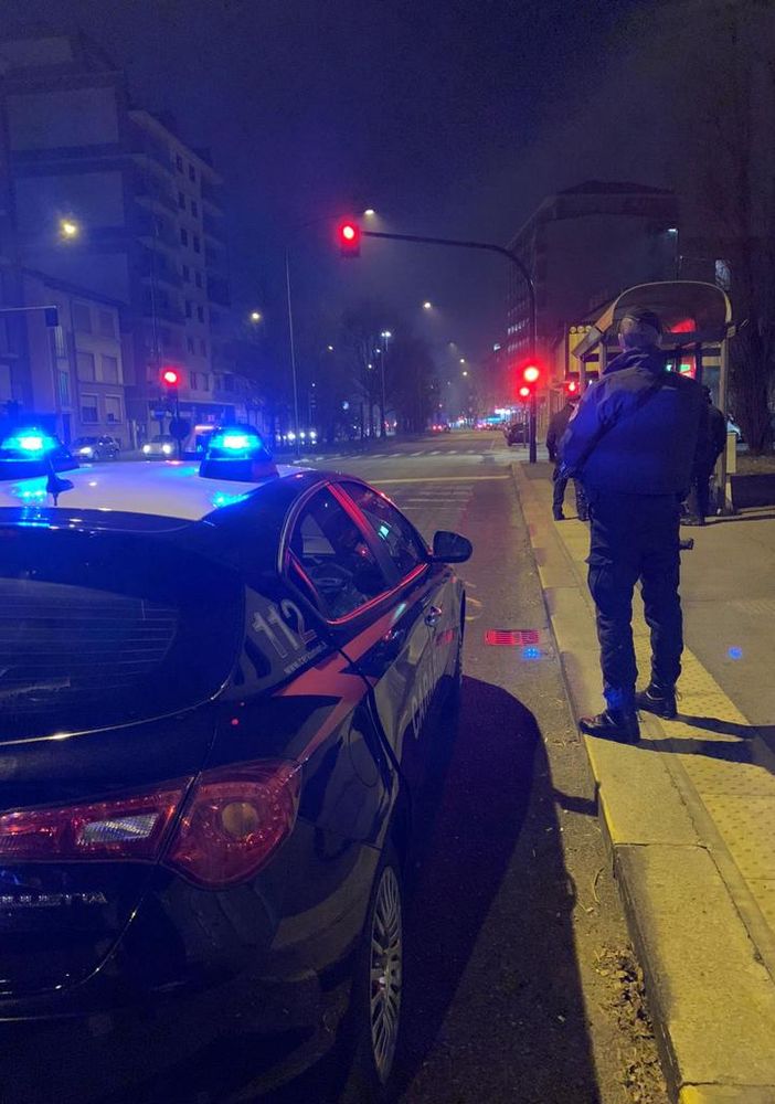 Beinasco, trentacinquenne minacciato e picchiato per un presunto debito di 50mila euro, i carabinieri arrestano gli aggressori