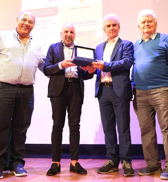 Limone: al via la rassegna Libri da Gustare con la premiazione del dottor Marco Missaglia