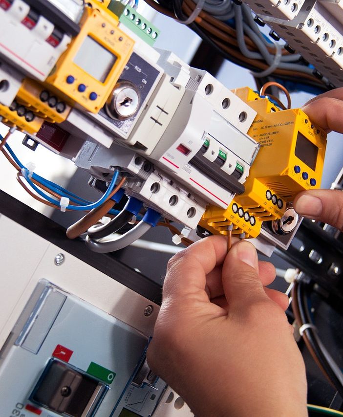 Azienda del saluzzese operante nel settore Elettrico ricerca con urgenza un disegnatore tecnico e/o progettista CAD