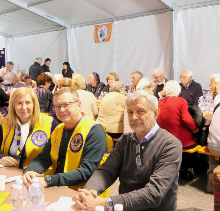 A Roletto si pranza per donare una cucina da campo alla Protezione Civile
