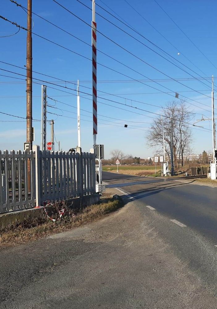 Airasca passaggio a livello che porta alla Tangenziale