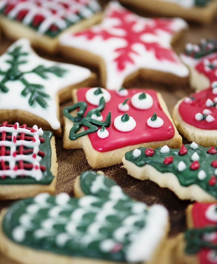 Villar Perosa va ‘Oltre il solito Natale’ decorando biscotti