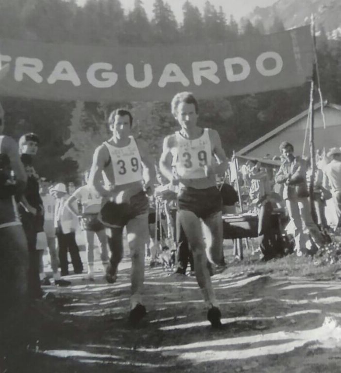 Da sinistra Roby e Renè Jallà a una Tre Rifugi di 40 anni fa, con partenza dal Rifugio Barbara di Bobbio Pellice