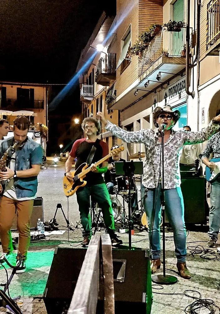 Bonny &amp; the Bad Garage Company