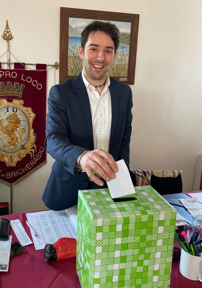 Alberto Godino durante le votazioni per il rinnovo del direttivo