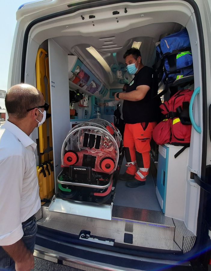 Valmora dona alla Croce verde di Bricherasio un’ambulanza a misura di Covid-19 (FOTO)