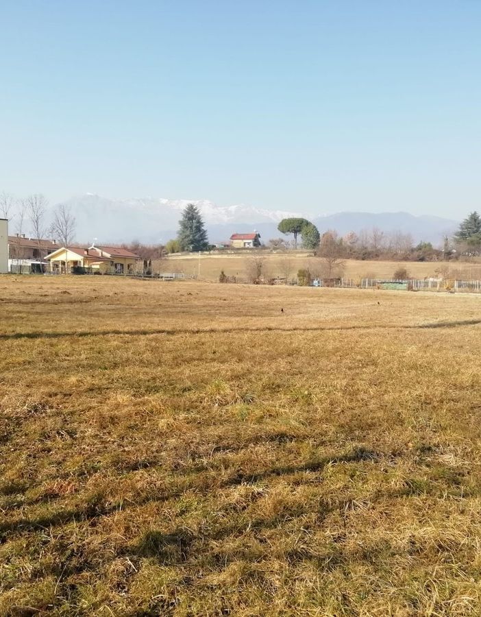 Il terreno su cui doveva sorgere la palestra con tensostruttura a Bricherasio