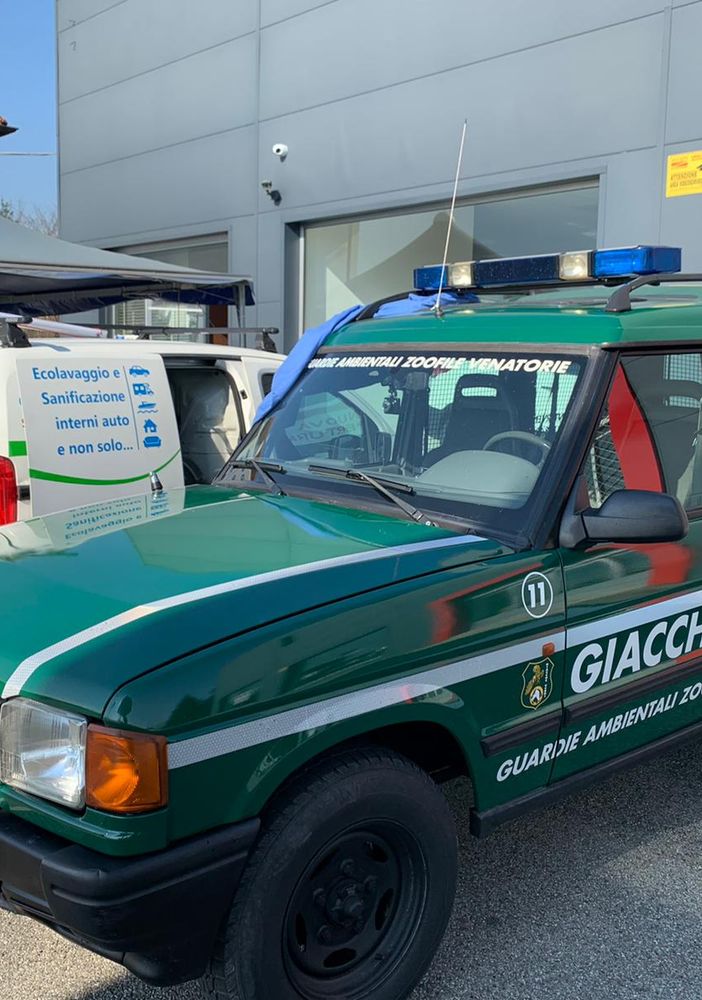 Un’azienda di Bricherasio dà una mano alle Giacche verdi, sanificando i loro mezzi gratis