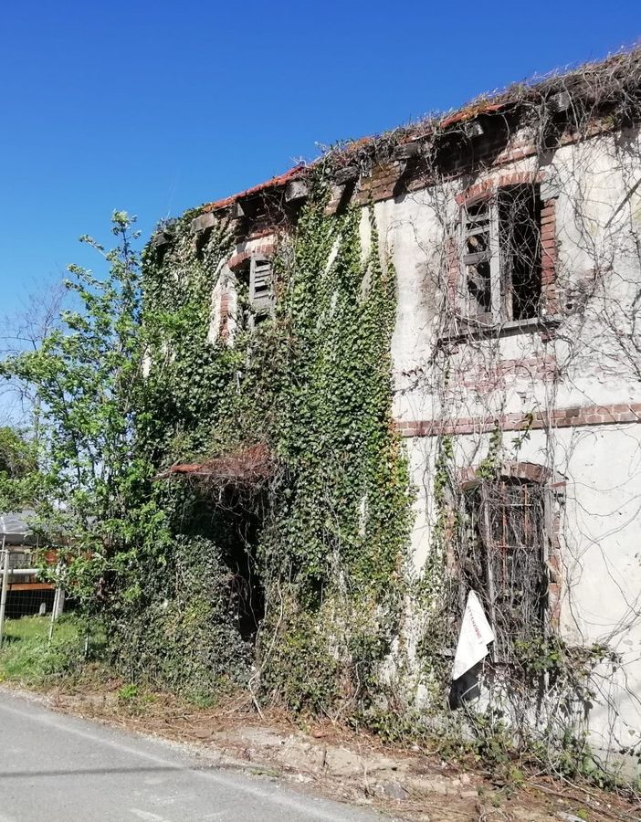 L’ex casello di Campiglione Fenile
