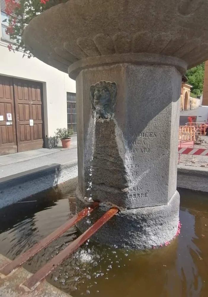 La fontana tornata a zampillare
