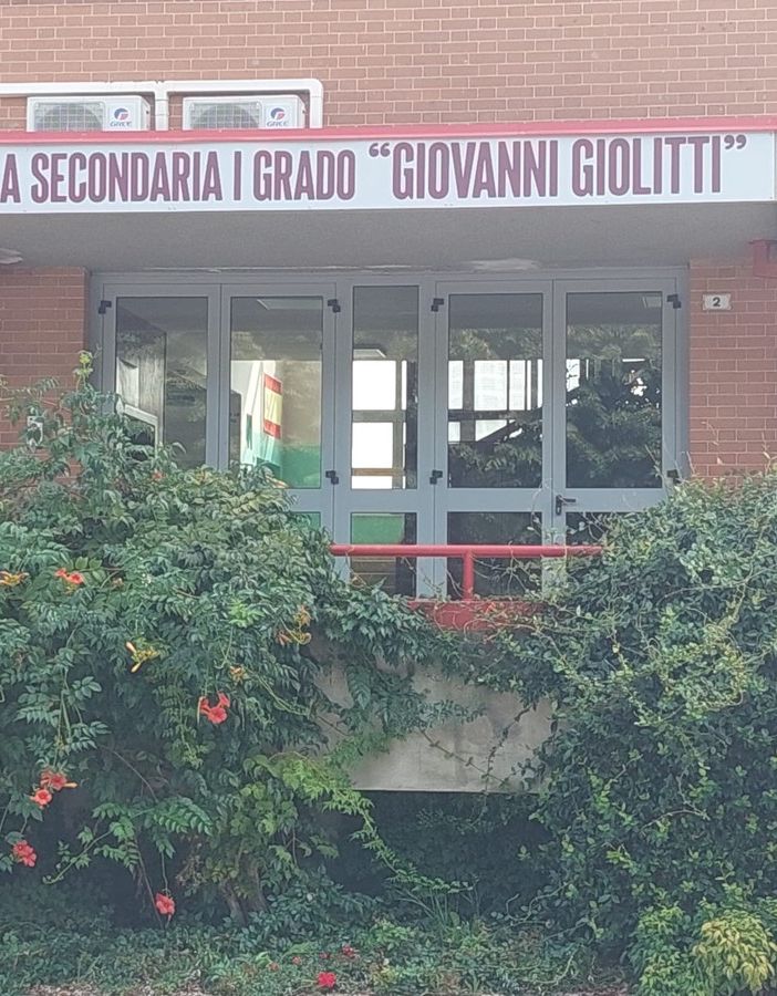 Cavour: le scuole medie mettono in mostra il nuovo logo