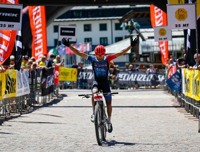 Settant’anni di pedalate e di vette con l’Alpina di Pinerolo
