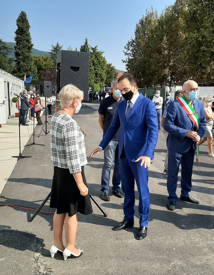 La reggente uscente Norma Crosetti con il presidente Alberto Cirio all'inaugurazione dello scorso anno scolastico a Cumiana