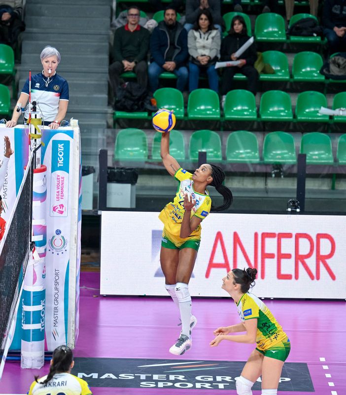 Attacco di Moreno (foto Legavolley femminile)