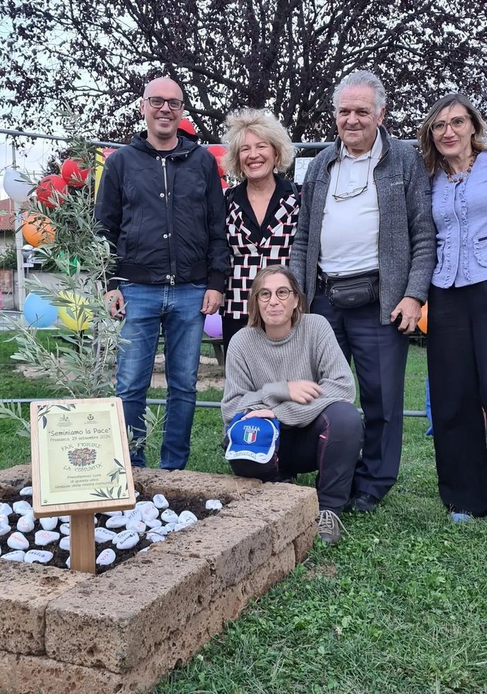 Don Virgilio Gelato, terzo da sinistra, all’evento Seminiamo la Pace dello scorso settembre