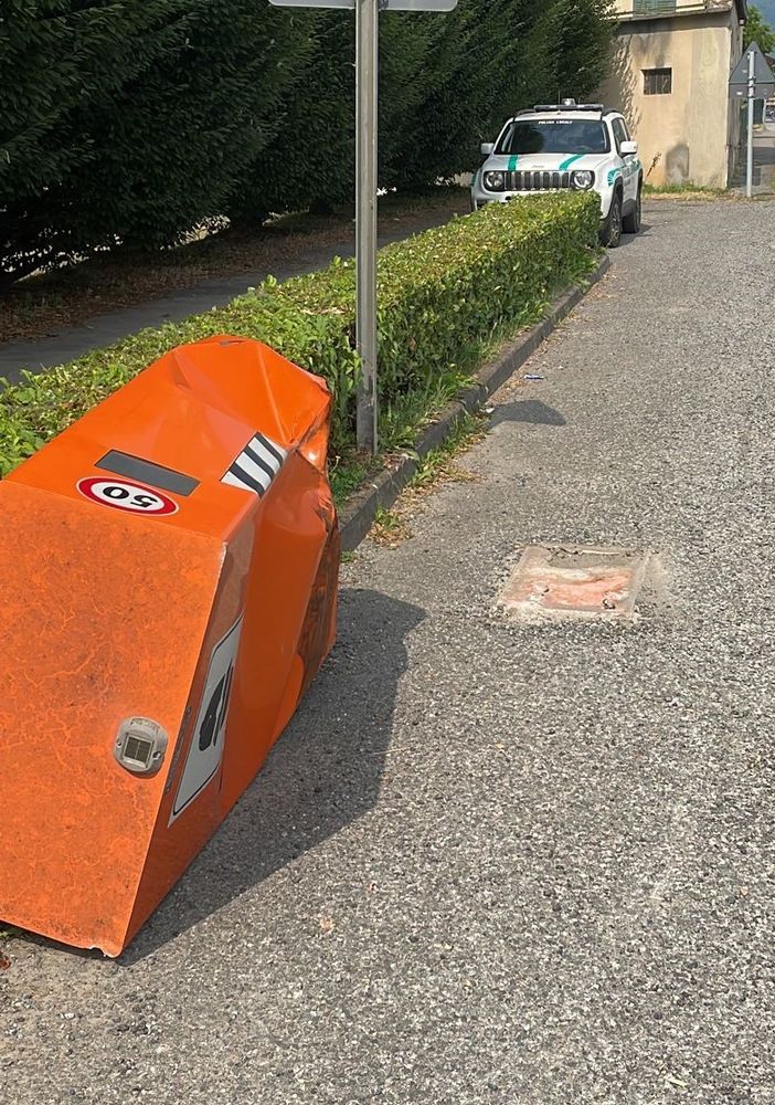 Il box abbattuto a Luserna San Giovanni