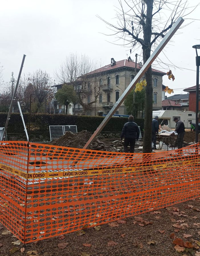 I lavori al campetto da calcio e basket