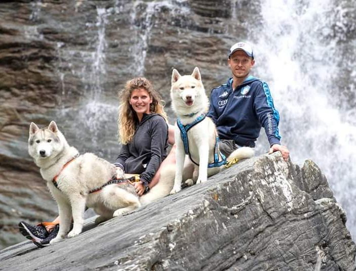 Gli husky arrivano al Selleries per un raduno in altura