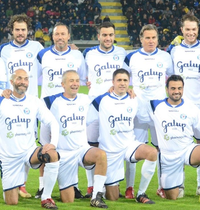 La nazionale di calcio Tv &amp; Social (foto tratta dalla pagina Facebook della nazionale)