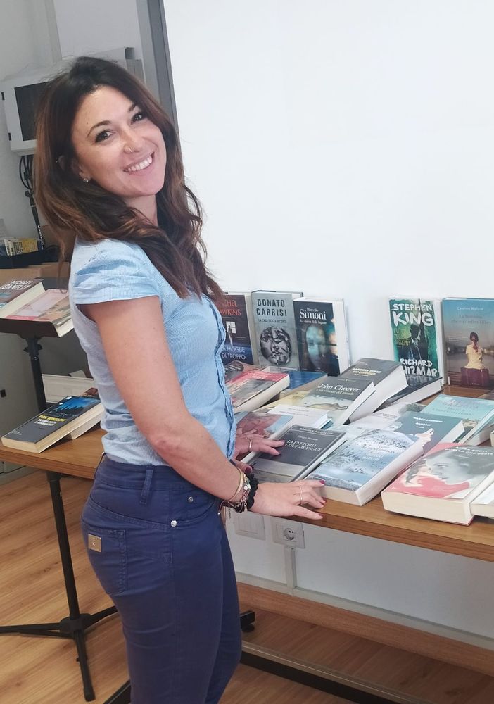 Eleonora Pertusio al suo primo giorno in biblioteca