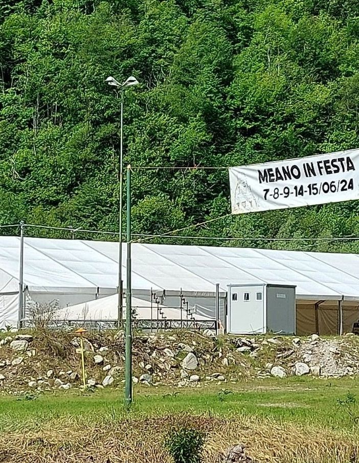 Il capannone della festa, dove si sono introdotti i ladri