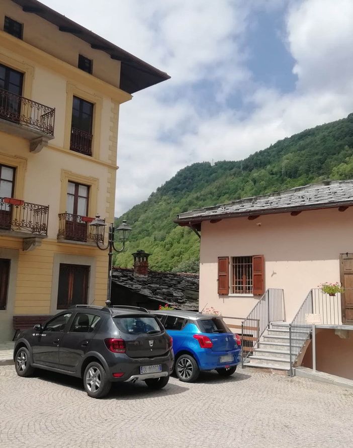 Il municipio di Perrero
