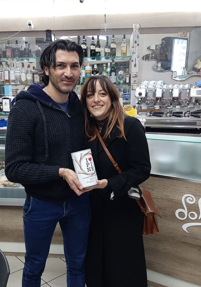 Andrea Camillò e Alice Zuccarello con il salvadanaio