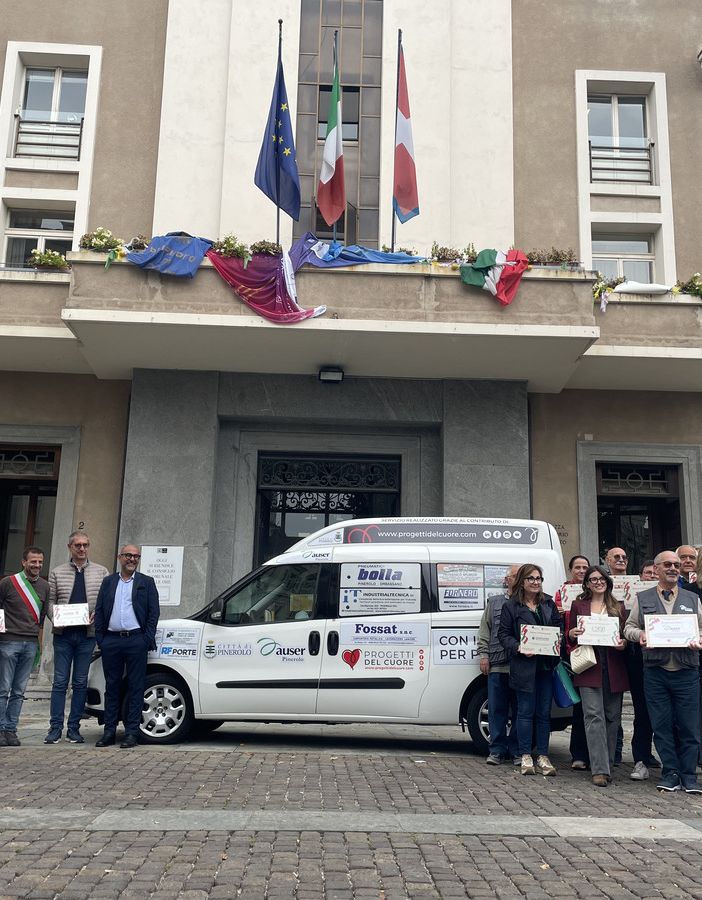 La riconsegna del Doblò all'Auser