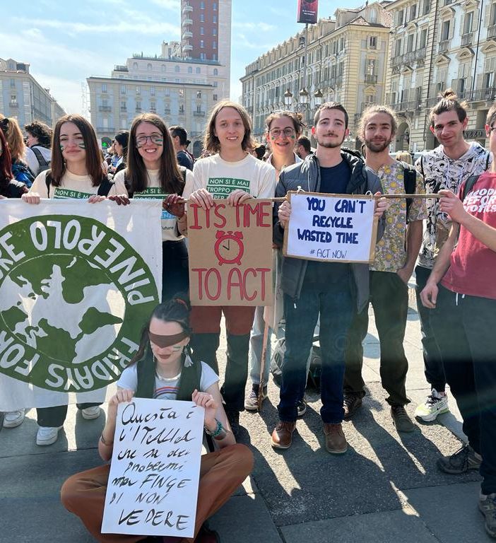 Il gruppo del Pinerolese in piazza a Torino venerdì