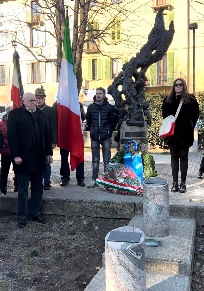 Mongiello durante una celebrazione del Giorno del Ricordo