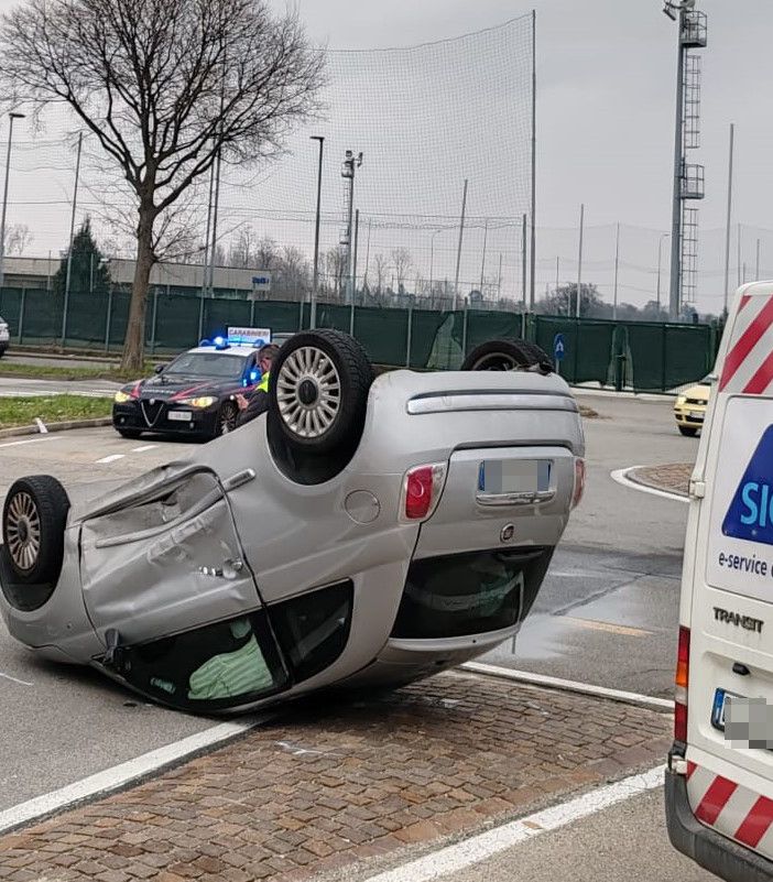 L’auto cappottata