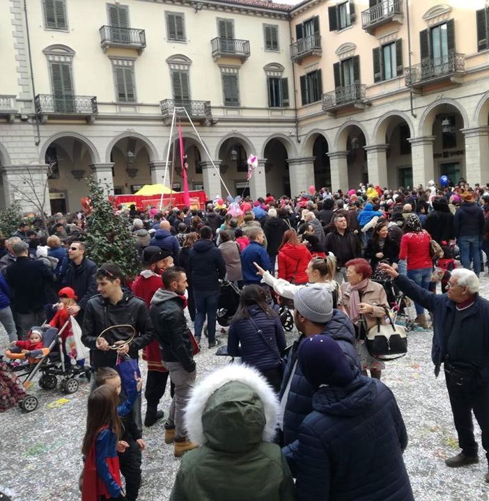 Il carnevale organizzato dalla Pro Pinerolo in centro storico