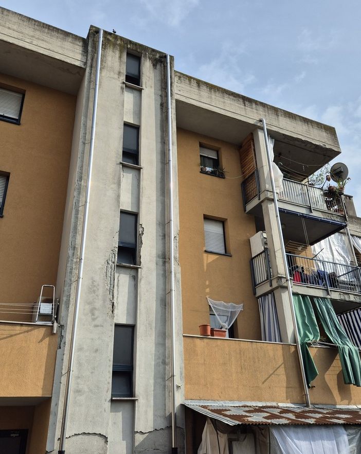 Le case popolari di via Bignone 8 a Pinerolo
