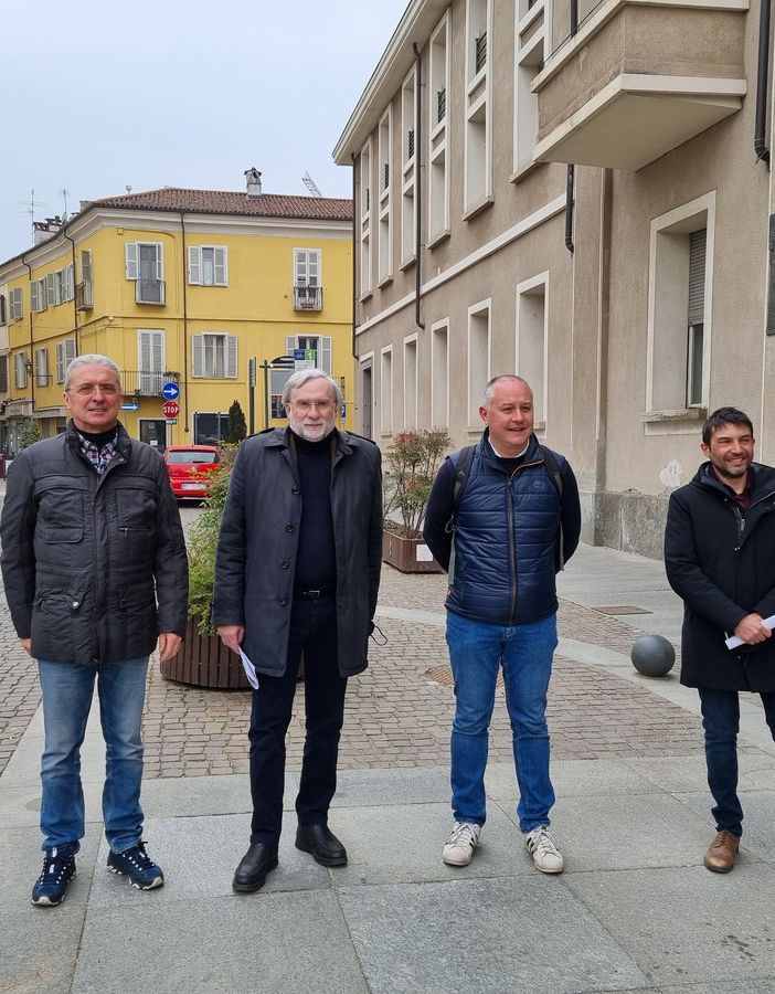 Da sinistra il vicesindaco e il sindaco di Pragelato Mauro Maurino e Giorgio Merlo, il primo cittadino di Usseaux Andrea Ferretti e quello di Fenestrelle Michel Bouquet