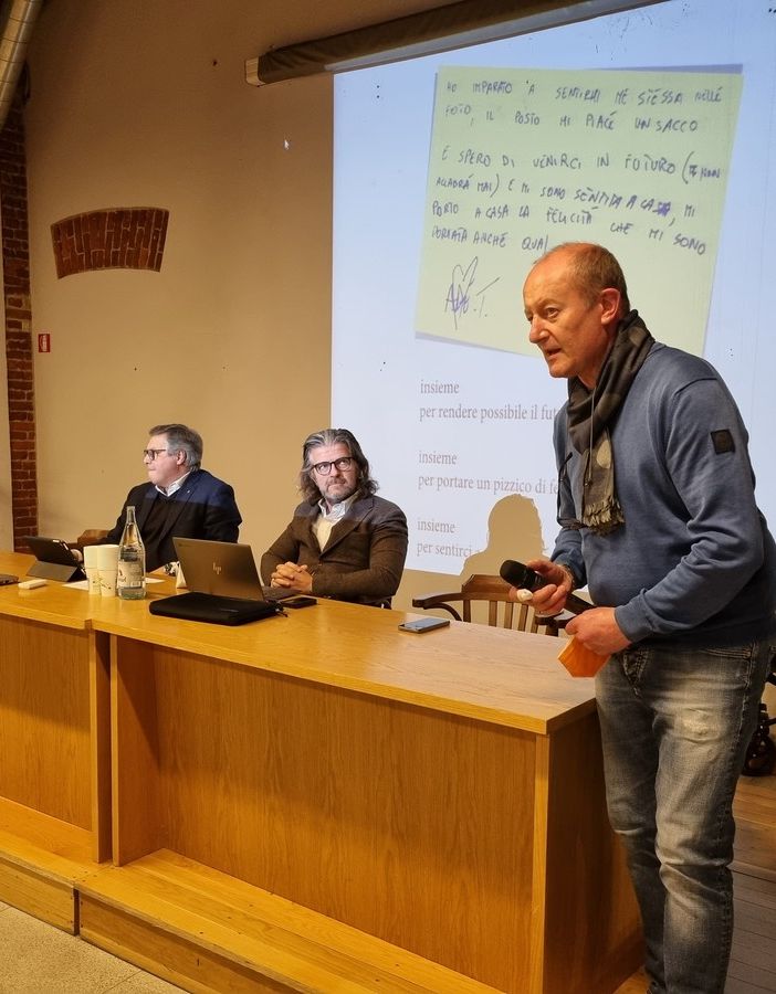 La conferenza di presentazione