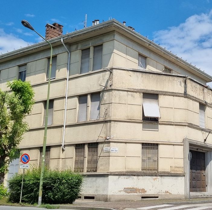 Ex caserma dei carabinieri: “Abbiamo buttato il cuore oltre l’ostacolo”