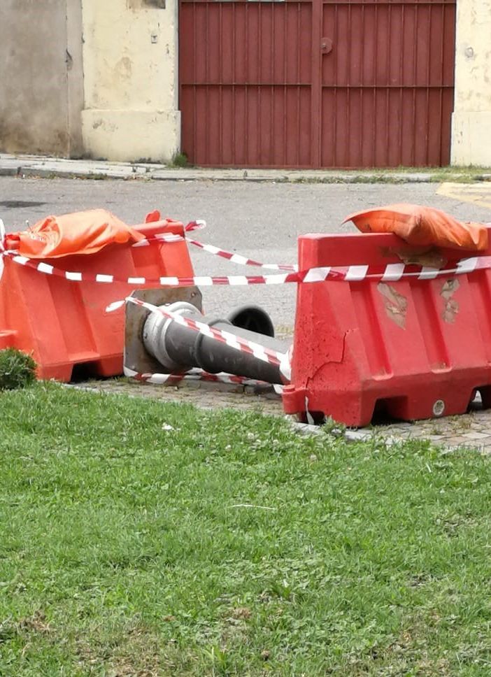 La fontanella abbattuta