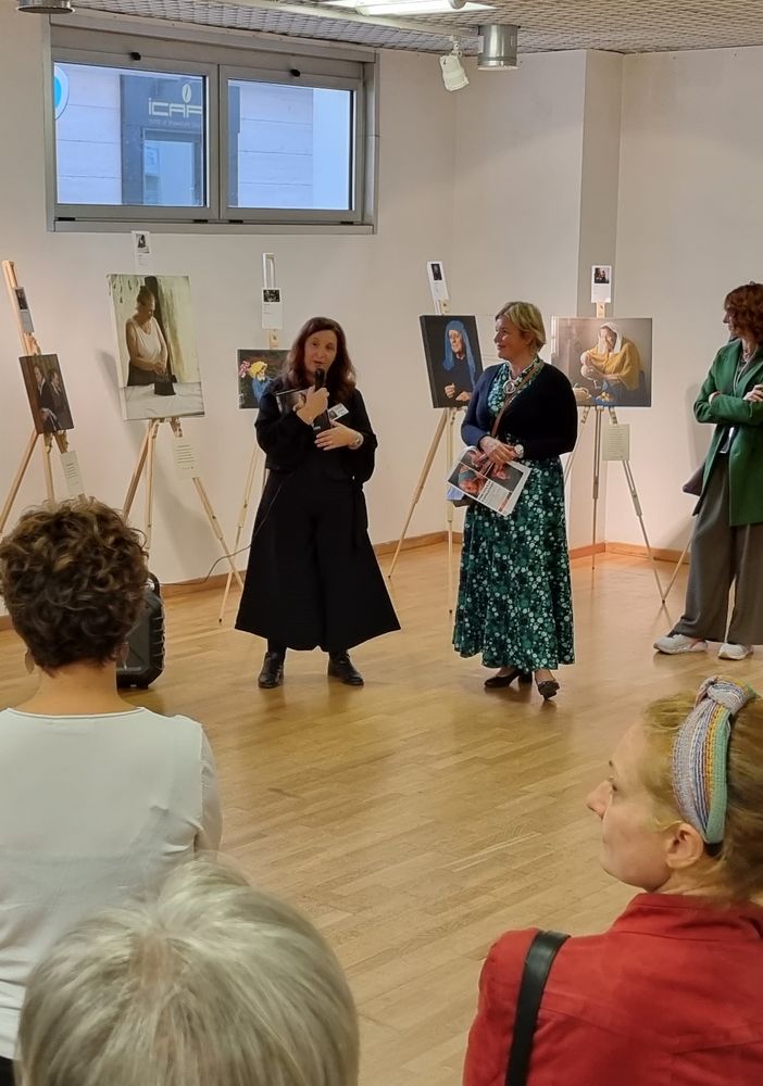 L’inaugurazione della mostra nella Sala Caramba
