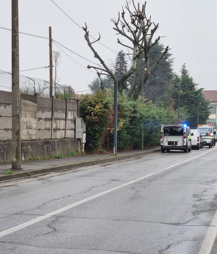 Scontro tra un furgoncino e un’auto a Pinerolo