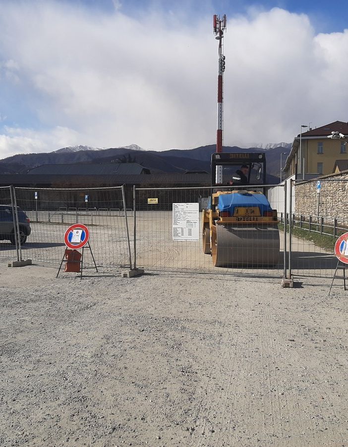 I lavori nel parcheggio di viale XVII Febbraio a Pinerolo