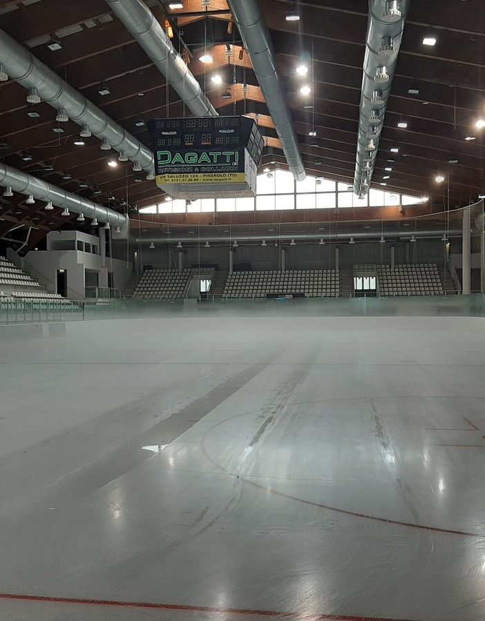 Il Palaghiaccio di Pinerolo apre oggi ai pattinatori, in versione anti-Covid