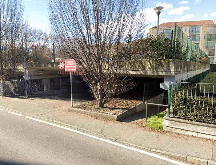Il parcheggio seminterrato di via dei Mille a Pinerolo