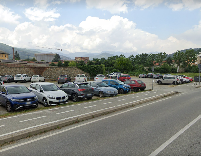 Il parcheggio di viale 17 Febbraio a Pinerolo