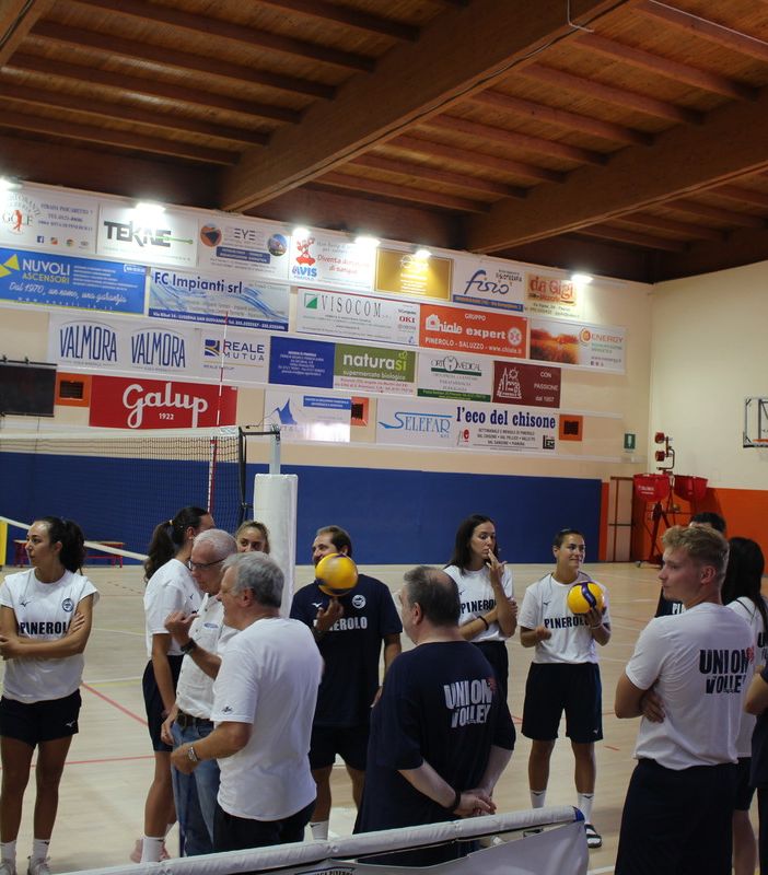 Volley A1/F: il ‘primo giorno di scuola’ delle Pinelle, accolte dai Pinerolo Boys